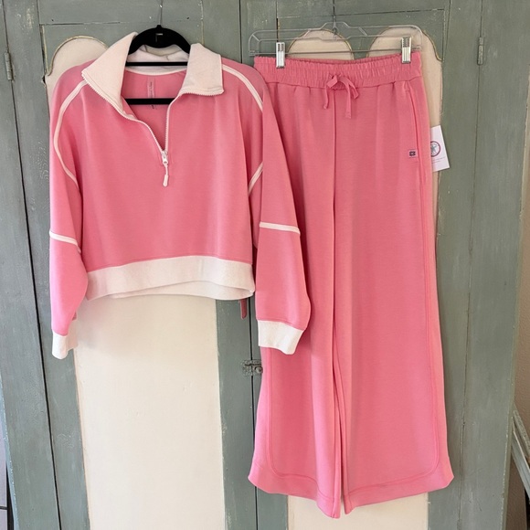 Simply Southern Pants - Simply Southern Pink and White Zip-Up Set